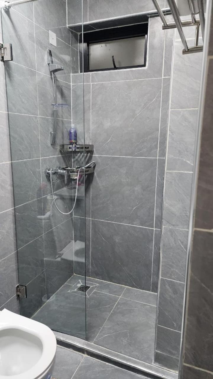 Cozy In Kilimani Near Yaya Center Appartamento *
